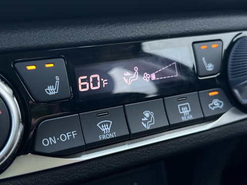 New 2025 Nissan Versa SR w/ Trunk Package image 25