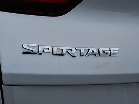 Used 2021 Kia Sportage LX image 30