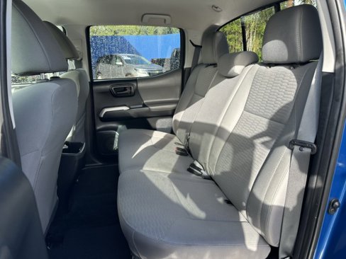 Used 2016 Toyota Tacoma TRD Sport image 18