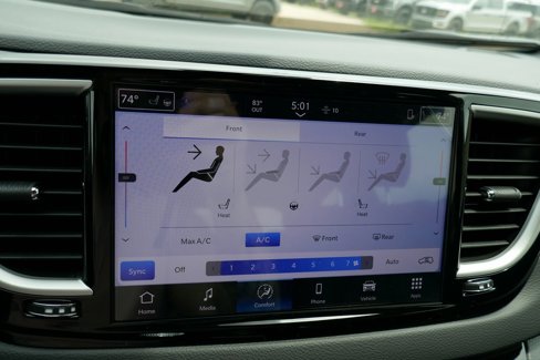 New 2025 Chrysler Voyager LX image 19