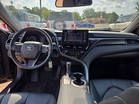 Used 2024 Toyota Camry SE image 18