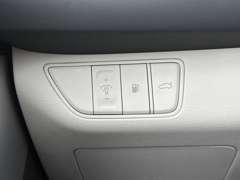 Used 2023 Genesis G70 2.0T image 28