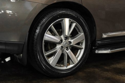 Used 2016 Nissan Pathfinder Platinum w/ Family Entertainment Package image 51