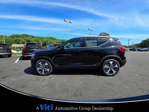 Used 2025 Volvo XC40 B5 Core w/ Protection Package Premier image 5