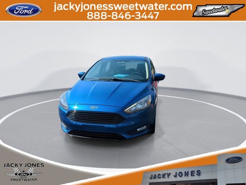 Certified 2018 Ford Focus SE w/ SE Appearance Package image 3