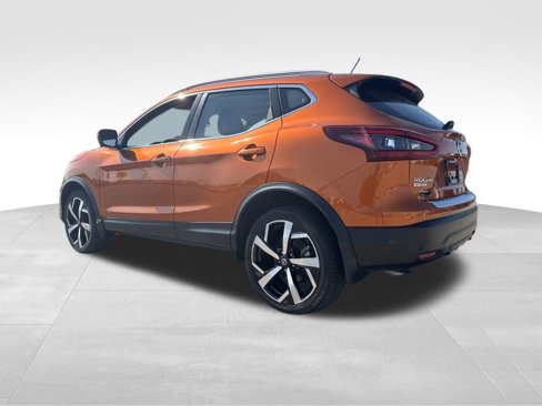 Used 2020 Nissan Rogue Sport SL image 3