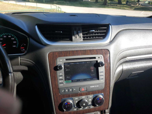 Used 2017 Chevrolet Traverse LT image 38