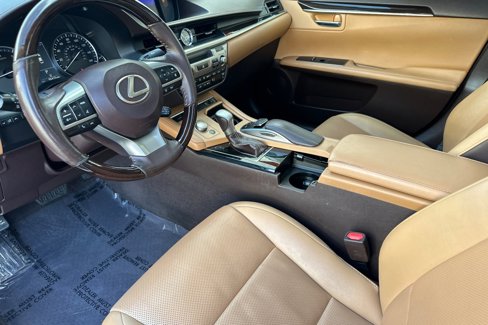 Used 2018 Lexus ES 350 w/ Navigation System Package image 10