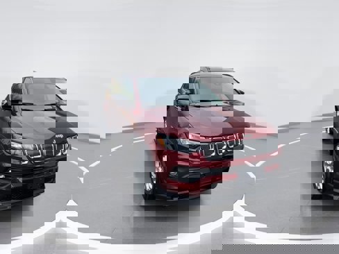 Used 2022 Jeep Compass Latitude image 3