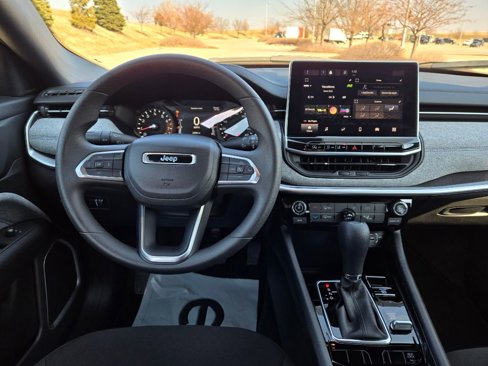 New 2023 Jeep Compass Sport image 17
