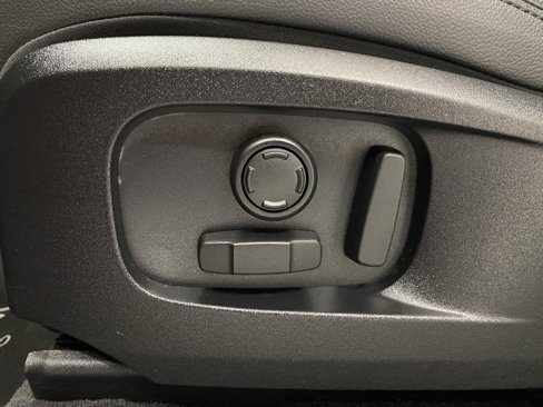 Used 2023 Jaguar F-PACE S image 12