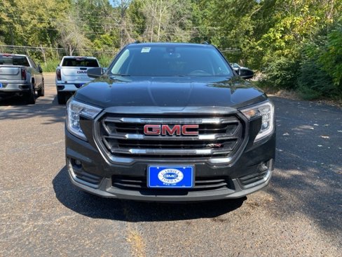Used 2022 GMC Terrain AT4 w/ Infotainment Package II image 2