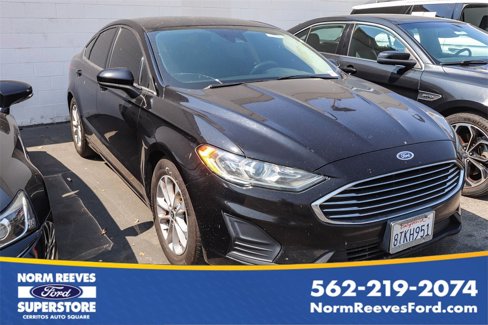Used 2020 Ford Fusion SE image 1
