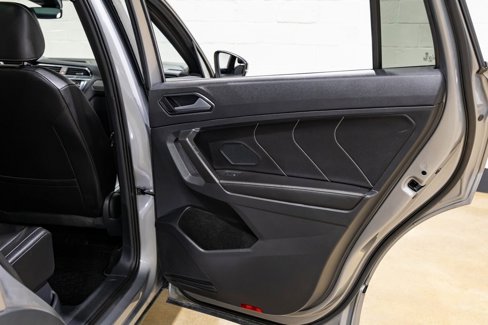 Used 2022 Volkswagen Tiguan SE R-Line image 30
