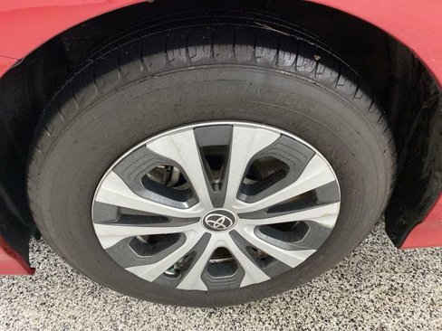 Used 2020 Toyota Prius Prime XLE image 7
