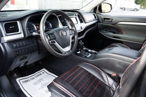 Used 2019 Toyota Highlander Plus image 32