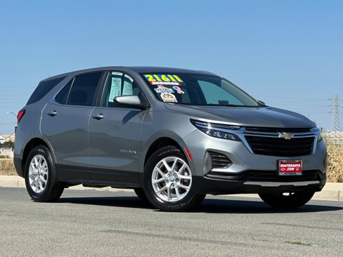 Used 2023 Chevrolet Equinox LT image 2