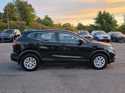 Used 2020 Nissan Rogue Sport S image 9