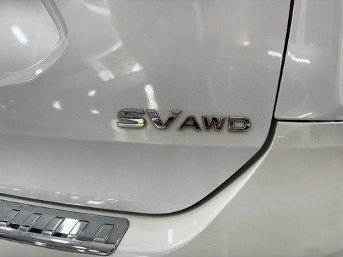 Used 2015 Nissan Rogue SV image 14