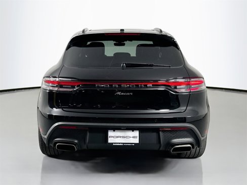 Certified 2024 Porsche Macan image 6