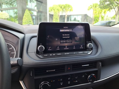 Used 2022 Nissan Rogue S image 14