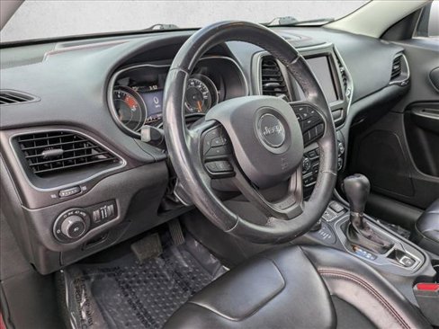 Used 2019 Jeep Cherokee Trailhawk image 10