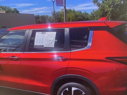 Used 2022 Mitsubishi Outlander SE image 6