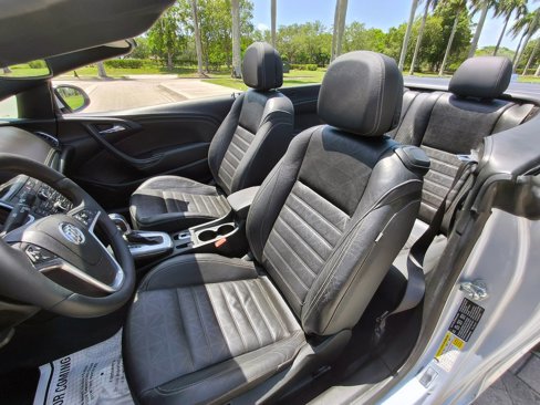 Used 2019 Buick Cascada Premium image 11