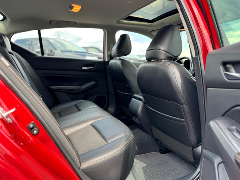 Used 2021 Nissan Altima 2.5 SR w/ SR Premium Package image 23