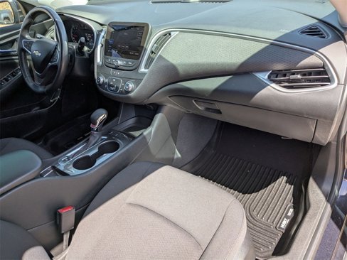 Used 2022 Chevrolet Malibu RS image 21