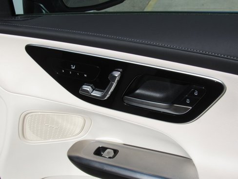 Certified 2025 Mercedes-Benz GLC 300 4MATIC image 21
