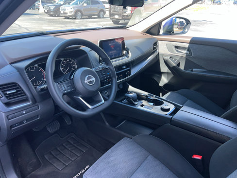 Used 2023 Nissan Rogue SV image 14