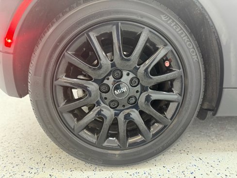Used 2019 MINI Cooper S w/ Signature Upholstery Package image 32