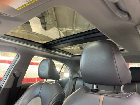 Used 2019 Toyota Camry XLE image 28