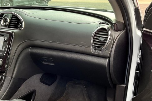 Used 2017 Buick Enclave Premium image 16