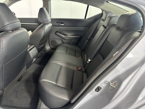 Used 2023 Nissan Altima 2.5 SR image 7