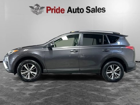 Used 2017 Toyota RAV4 XLE image 4