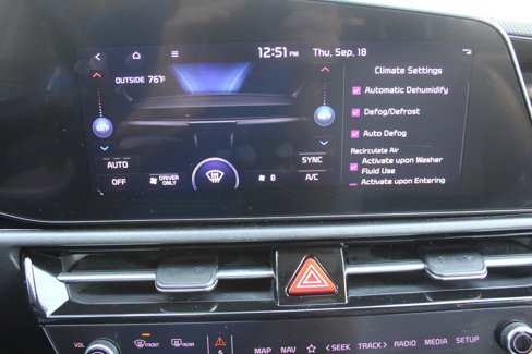 Certified 2023 Kia Niro EX Touring image 48