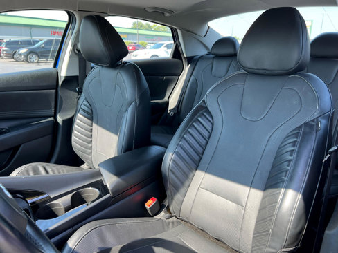 Used 2021 Hyundai Elantra Limited image 27