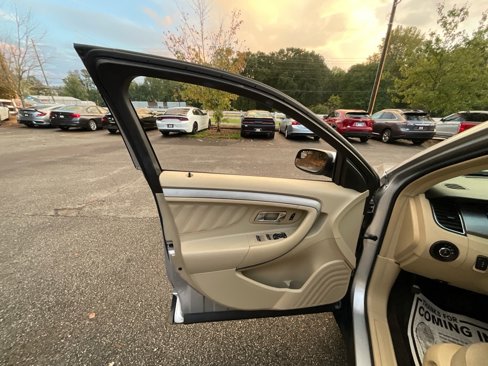 Used 2013 Ford Taurus SEL image 37