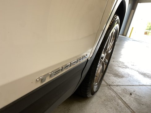 Used 2024 GMC Terrain SLT image 15