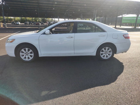 Used 2007 Toyota Camry XLE image 2