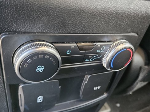 Used 2020 Ford Explorer XLT image 8
