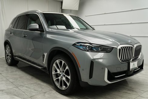 Used 2024 BMW X5 xDrive40i w/ Premium Package image 2