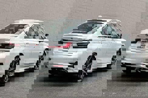 Certified 2022 BMW 330e w/ Premium Package image 2