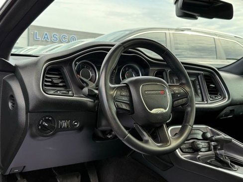 Used 2015 Dodge Challenger SXT w/ Driver Convenience Group image 13