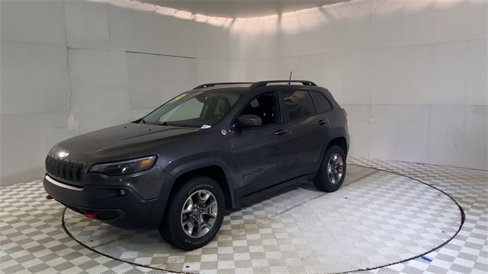 Used 2019 Jeep Cherokee Trailhawk w/ Cold Weather Group image 4