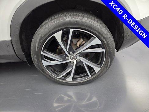 Used 2022 Volvo XC40 T5 R-Design w/ Advanced Package image 20