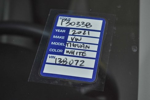 Used 2021 Volkswagen Tiguan SE w/ Panoramic Sunroof Package image 29