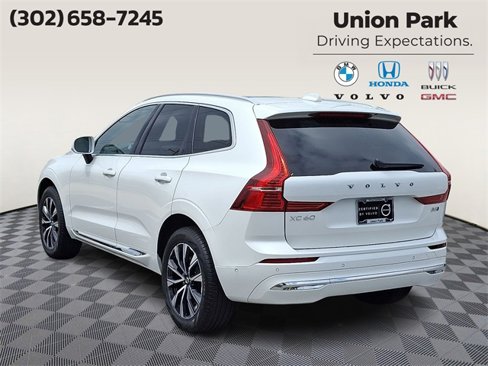 Used 2023 Volvo XC60 B5 Plus image 6
